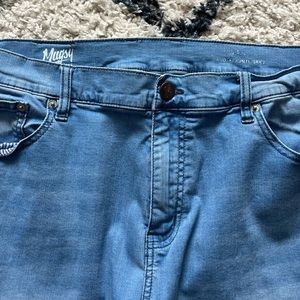 MUGSY LIGHT WASH JEANS - 38x32